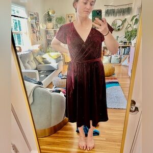 ModCloth Burgundy 🍷🖤 Velvet Midi Wrap Dress